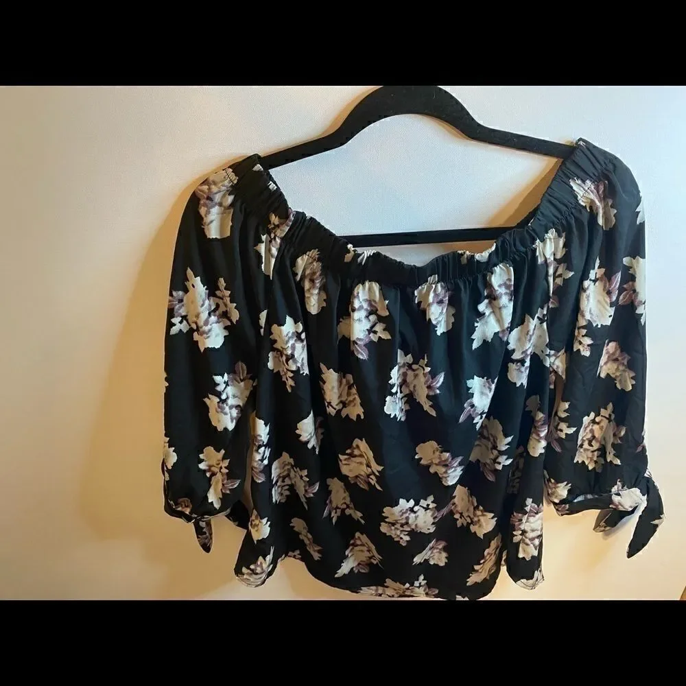 🥀Time To Bloom Floral Of The Shoulder Top Size :L